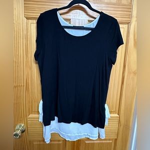 Kim and Cami brand black shortsleeved top. Size large.